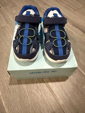 Stride Rite Navy Iggy sandals size 10M, brand new with box